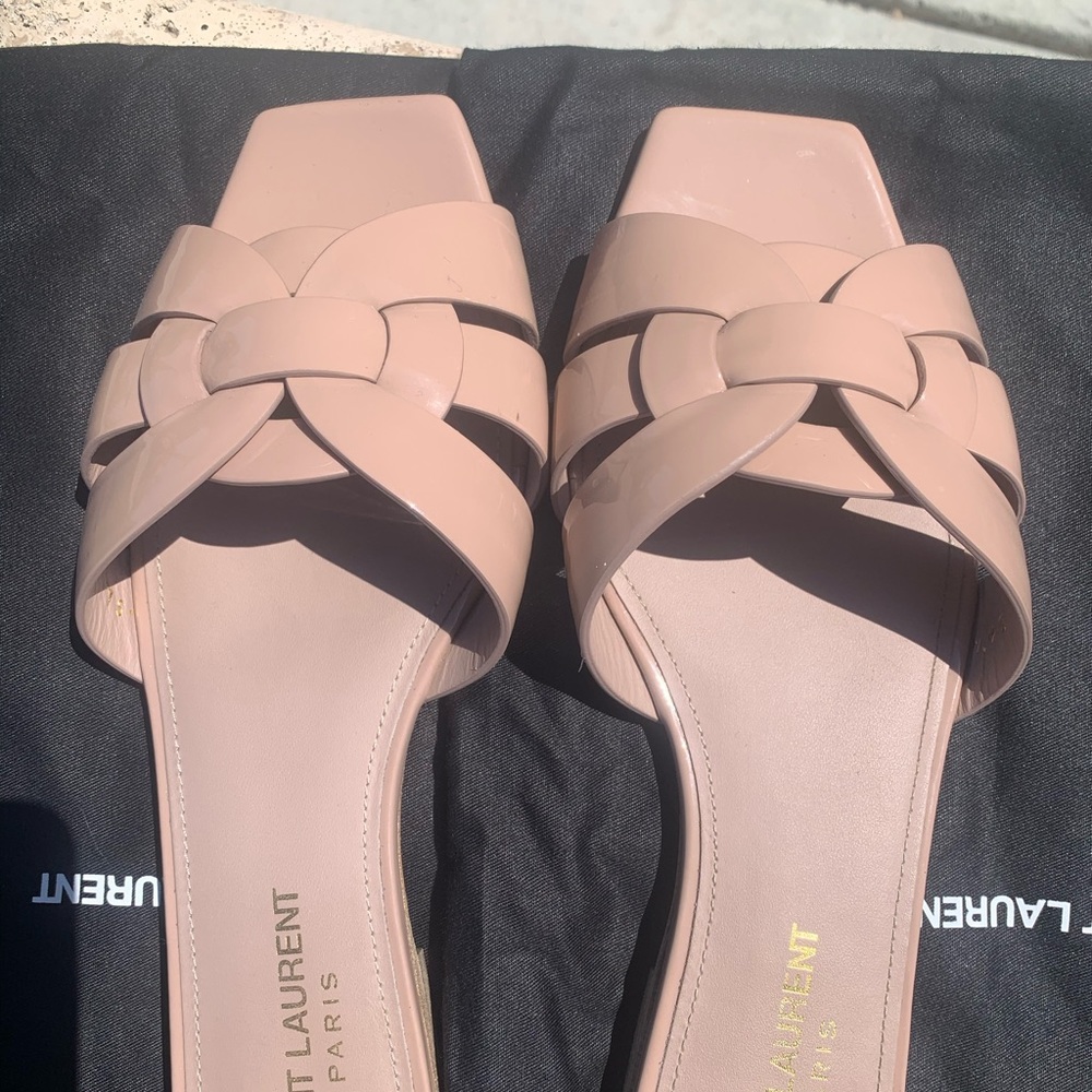 💥💥SOLD💥💥 YSL Flat Tribute